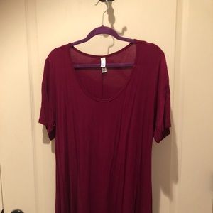 LuLaRoe Tops - LuLaRoe 2xL perfect T LuLaRoe Tops - LuLaRoe 2xL perfect T